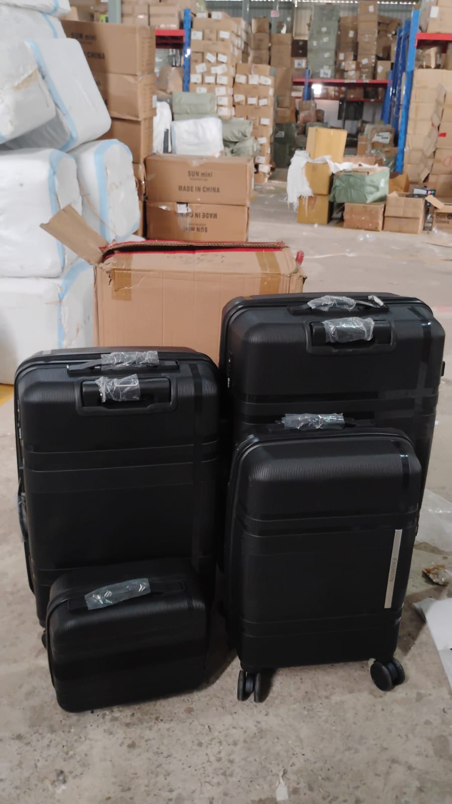 Hard-shell Trolley Luggage Bag (Set Of 3-pice Mix Color)